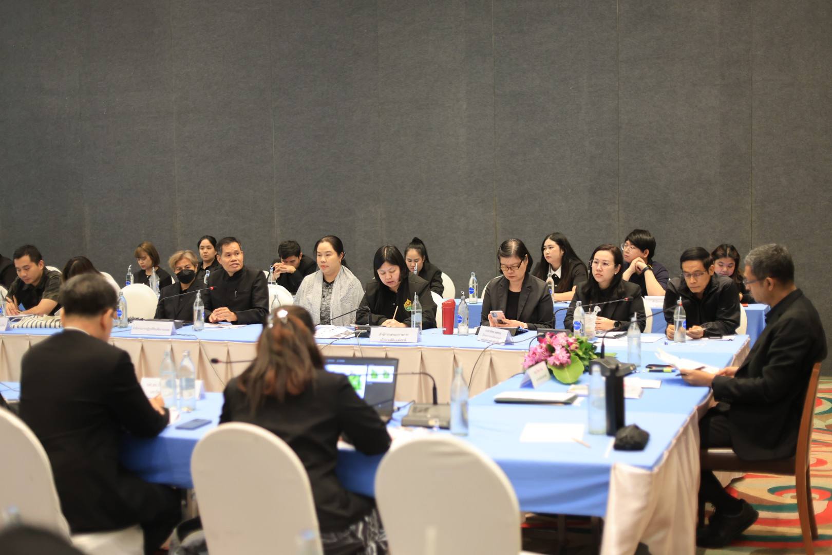 title - ส.ป.ก. ร่วมประชุมหารือเพื่อระดมความคิดเห็นและข้อเสนอแนะต่อรายงานติดตาม ตรวจสอบ และประเมินผลการใช้ที่ดินของประเทศไทยให้เหมาะสมกับสภาพที่ดินและศักยภาพที่ดิน ภาคตะวันออกเฉียงเหนือ